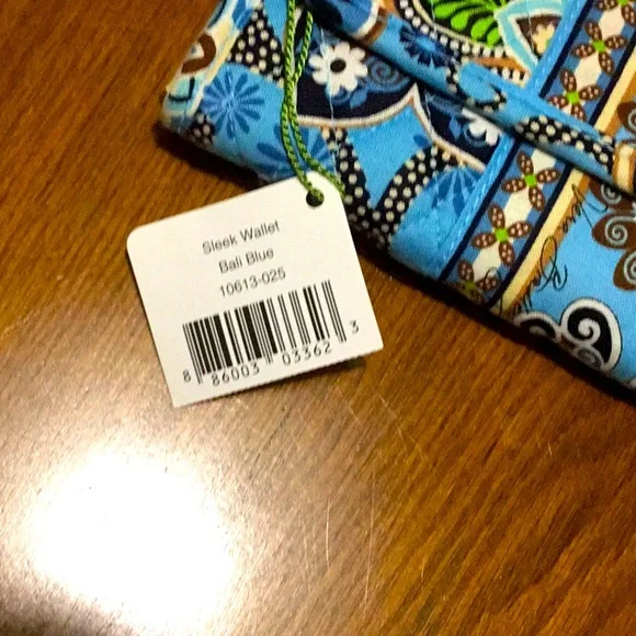 NWT Vera Bradley sleek wallet in Bali blue - Picture 2 of 7